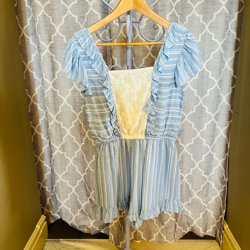 🌻Hem & Thread Light Blue and Cream Garment